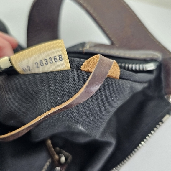 Dooney & Bourke Wayfarer vintage black nylon brown leather shoulder hobo bag - Picture 15 of 15